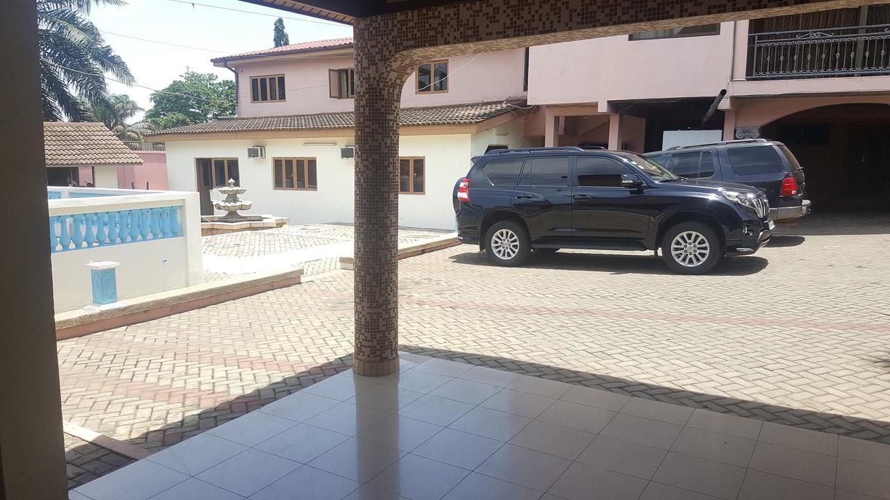 First Choice Hotel Accra Extérieur photo