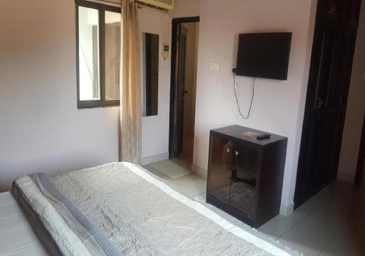 First Choice Hotel Accra Extérieur photo