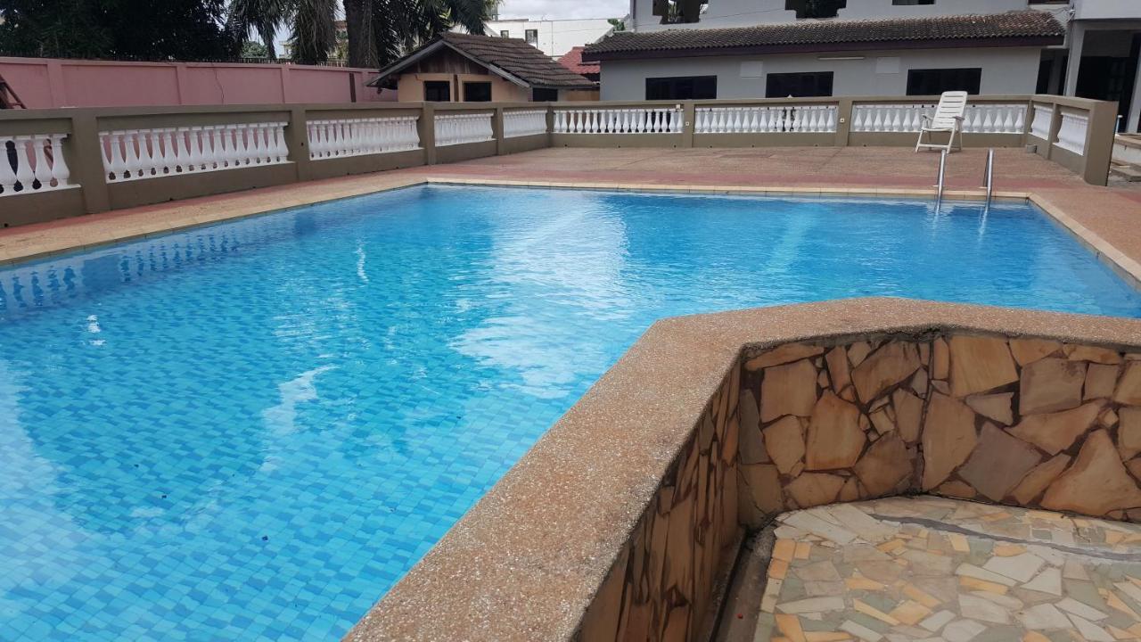 First Choice Hotel Accra Extérieur photo